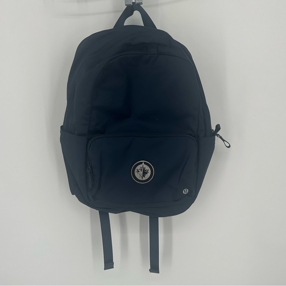 Lululemon Everywhere Backpack NHL Winnipeg Jets Hockey Navy Blue New NWT